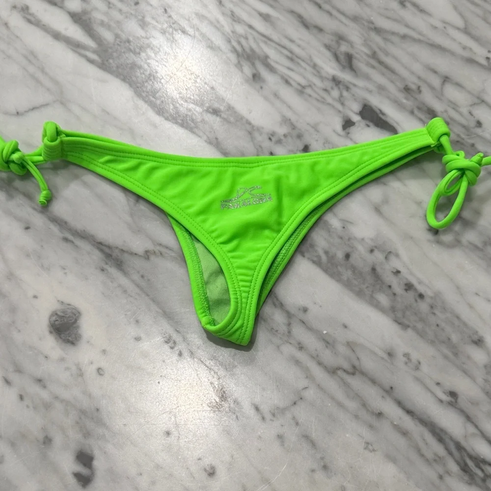Pakaloha Vibrant Green Bikini Bottom - Picture 3 of 4